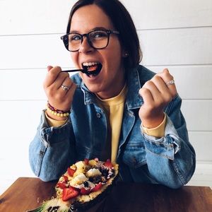 Meet your Posher, Alexis